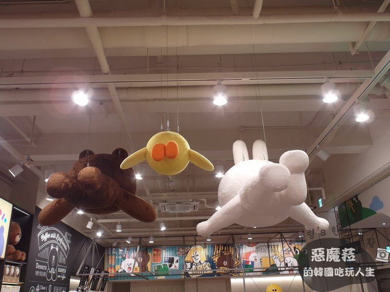 【韓國 新沙洞】LINE Friends Store &amp; Café 旗艦店 (라인프렌즈 플래그십 스토어)