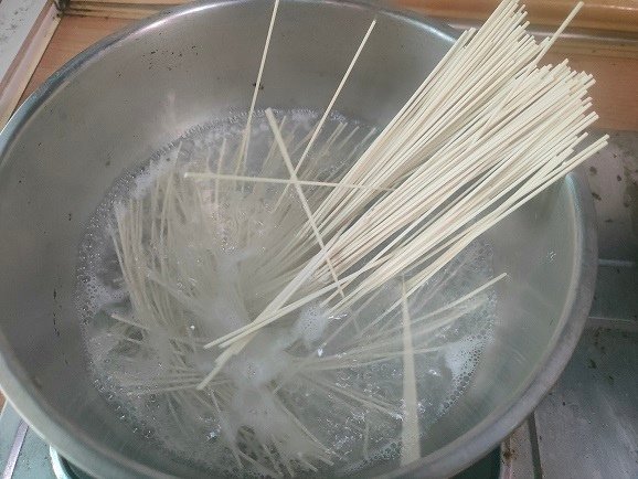 高評價好市多「燃太郎辣拉麵(湯)」開箱~煮法方便快速  #宵