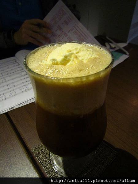 4Mano CAFFÉ