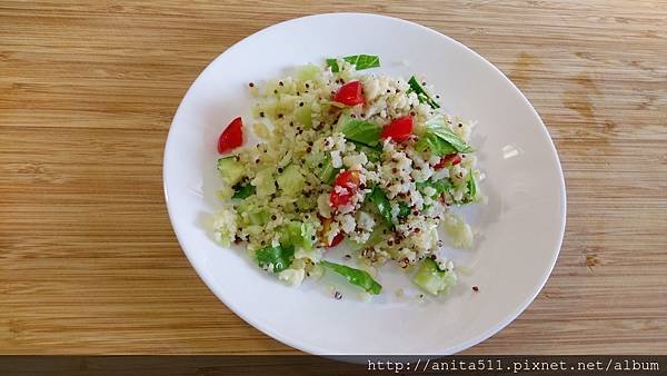 白花椰菜飯粒沙拉- - cauliflower rice  salad