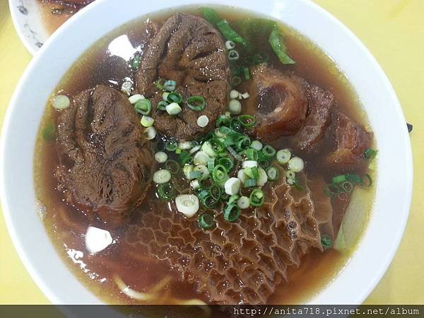 牛三寶麵 ( 料超多的 )