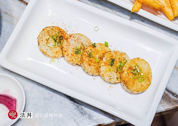 法丼｜法式舒烤丼飯 熟成原肉塊 直火烙烤｜克羅德先生