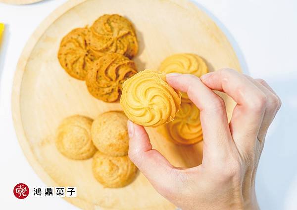 鴻鼎菓子｜清水休息站必買 原創秘醬熟成檸檬酥 台灣黑熊國民曲