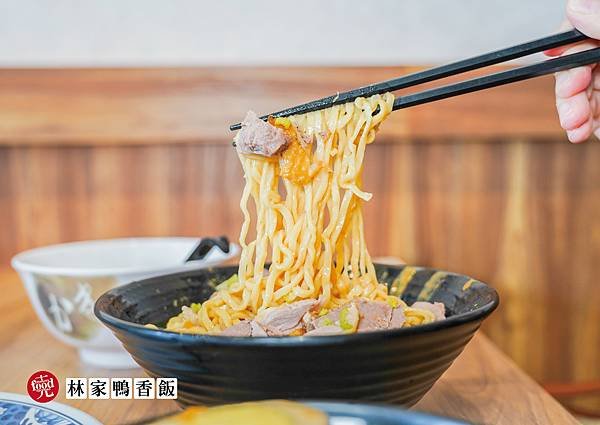 林家鴨香飯｜新店報報 苗栗縣府美食 縣府人員都愛的鴨香飯｜克