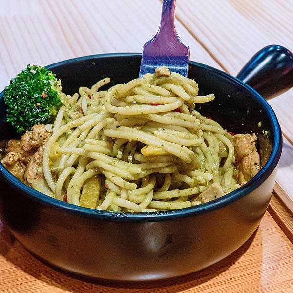 台北內湖 港墘 平價義大利麵 癮客 江南 青醬雞肉 03.JPG