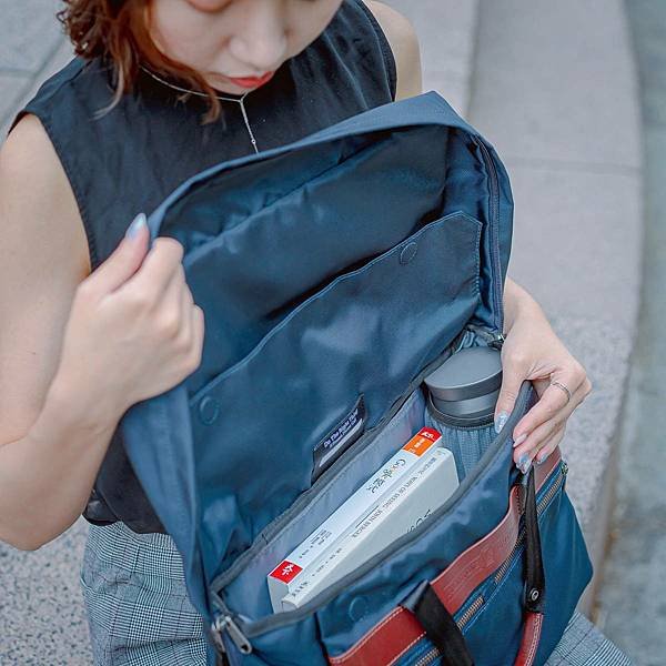 穿搭配件 Freestone Briefpack雙面變形包 3.jpg