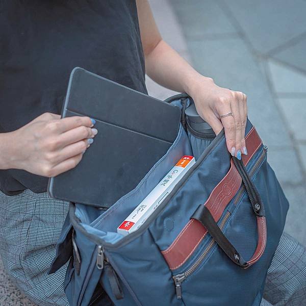 穿搭配件 Freestone Briefpack雙面變形包 4.jpg
