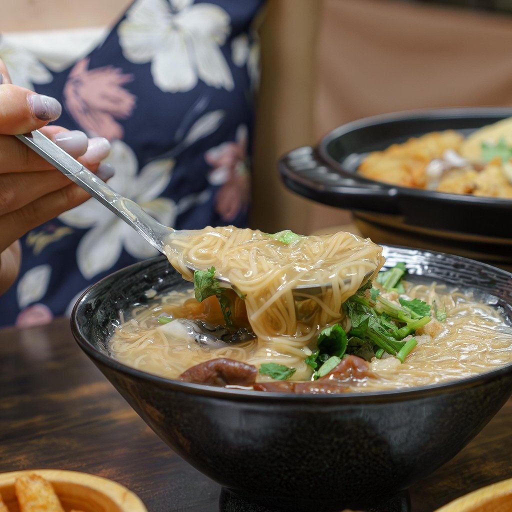 台北 萬華區 賴桑透抽蚵仔麵線 龍山寺 傳統小吃 雞排 12.jpg