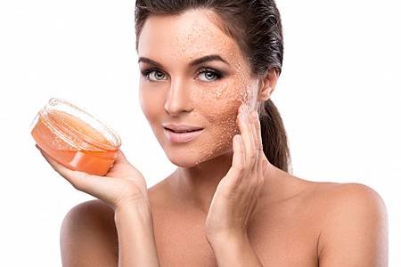 young-beautiful-woman-with-sugar-scrub-her-face_144962-3524.jpg