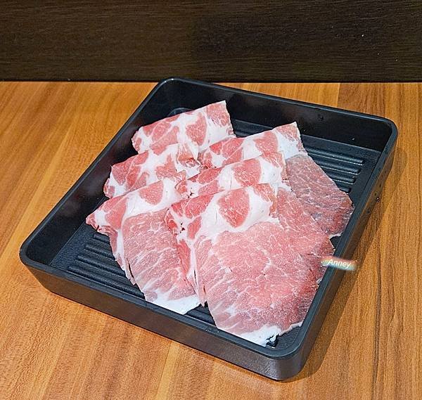 神來一鍋 精緻鴛鴦火鍋 建國店 無限量海鮮、肉肉、火鍋料、飲