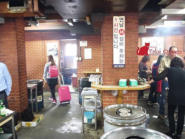 新村站著吃烤肉