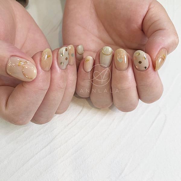 Annlala Beauty 手部光療 亮片點點 可愛 粉色 (1).jpg