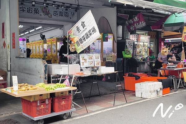 202411 新北蘆洲 (蘆洲廟口形象商圈)素食苜蓿芽蔬菜捲