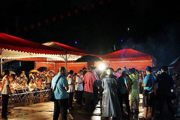 中元祭主普壇開燈放彩 24.jpg