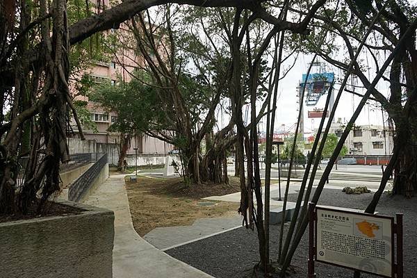 法國公墓 04.jpg