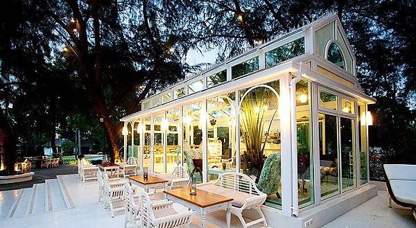The_Glass_House_Pattaya_01.jpg