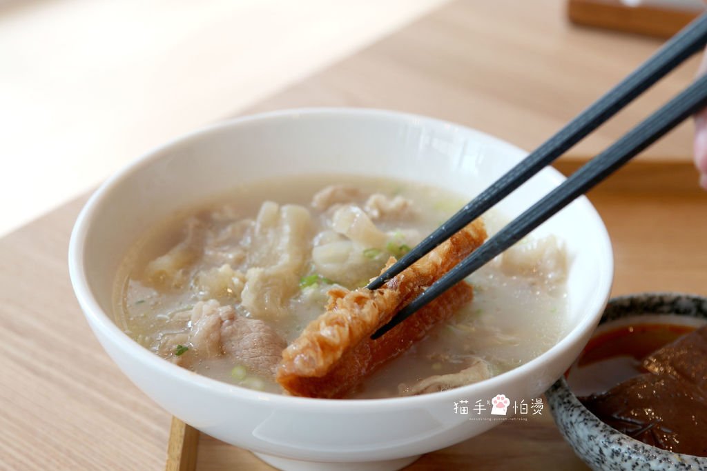 台中美食│大師兄銷魂麵舖 台中店 麻辣乾拌麵配上麻辣牛肉湯 好吃到銷魂!!