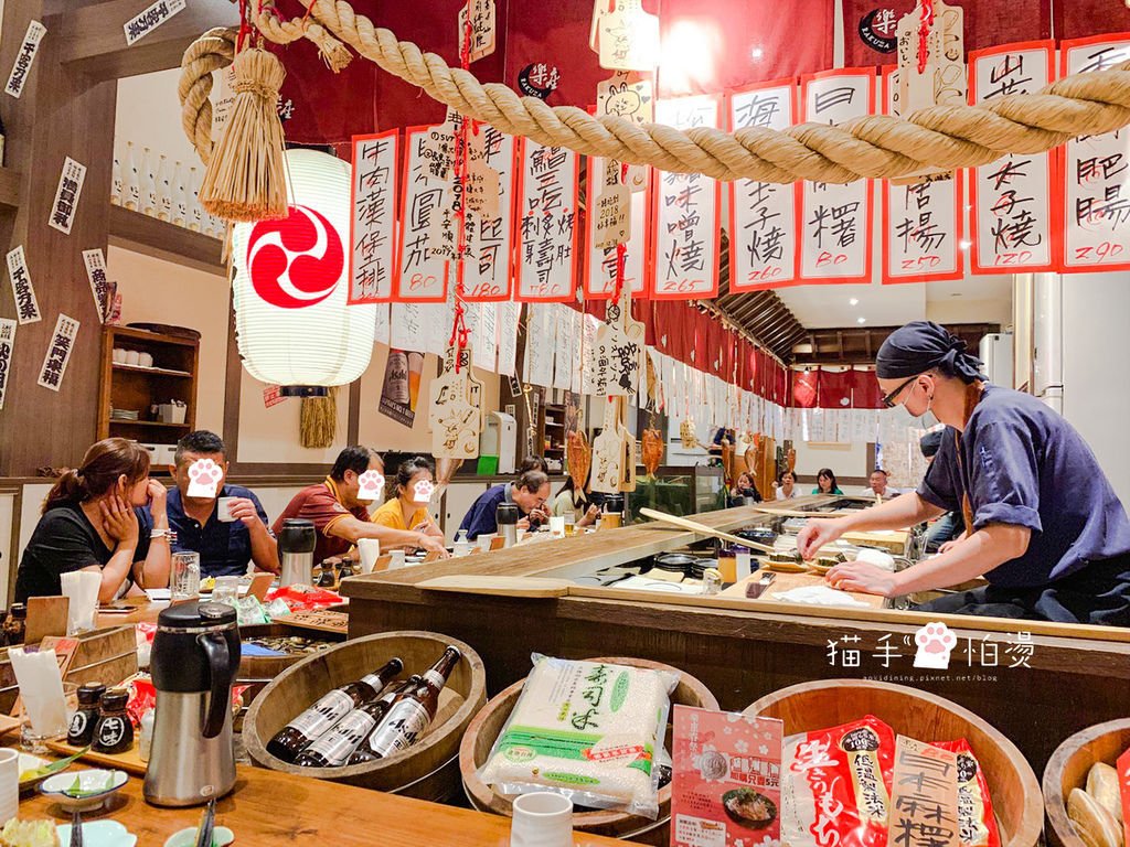 台中美食│樂座爐端燒崇德店 道地日式居酒屋 吧台看師傅現做料理 用船槳送餐傳遞幸福的料理