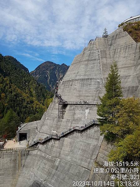 日本北陸－立山黑部.兼六園.合掌村.仙境上高地.威士忌酒.招