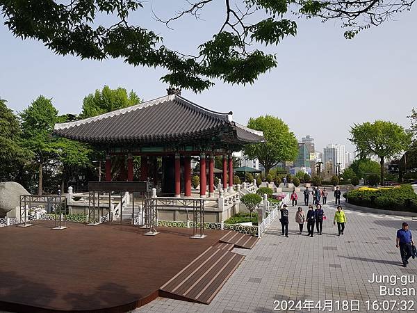 龍頭山公園+釜山塔