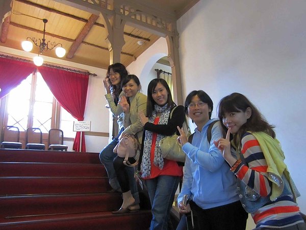 IMG_2459看不出我們在日本合照吧！XD.JPG