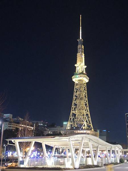 前面就是名古屋電視塔喔~