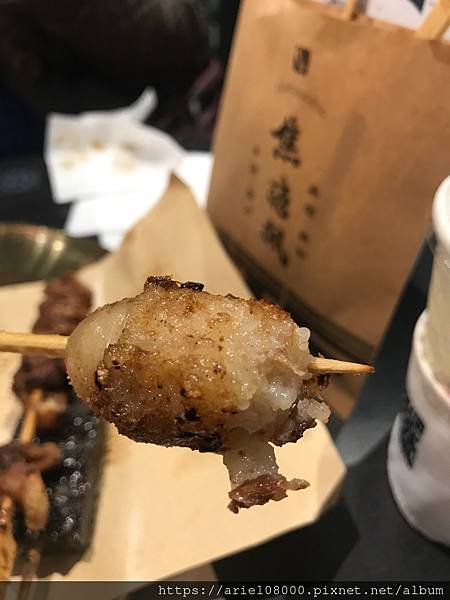 「台北美食」焦糖楓串燒漢方無烟撒粉-饒河街-松山區-台北市/