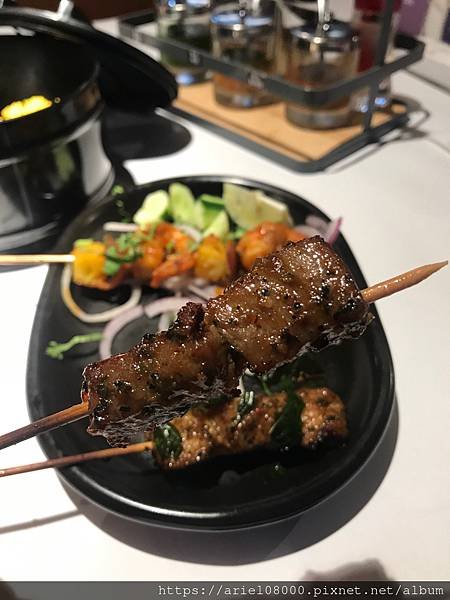 「台北美食」月月泰BBQ·信義區-台北市-遠百A13泰式串燒