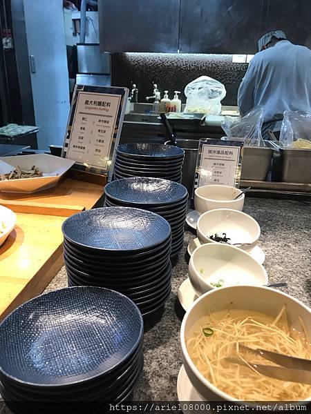 「台北美食}響食天堂 台北信義店－信義區－台北市/台北吃到飽