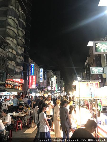 「高雄景點」六合夜市-新興區-高雄市/六合夜市/以客為重、用