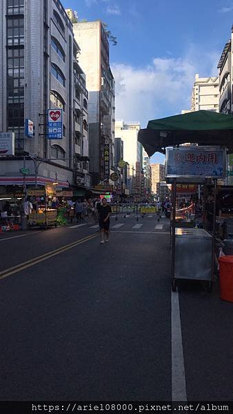 「高雄景點」六合夜市-新興區-高雄市/六合夜市/光頭老闆𩵚魠