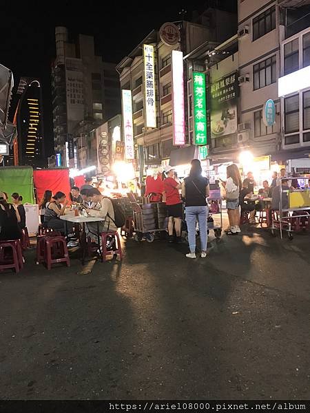 「高雄景點」六合夜市-新興區-高雄市/六合夜市/光頭老闆𩵚魠