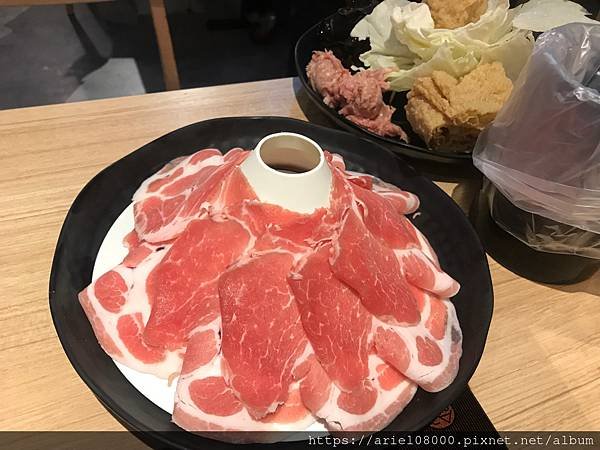 「新北市美食」-聚北海道鍋物-新店民權店-新店區-新北市／M