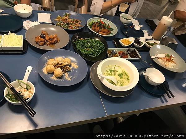 「台北美食」享鴨烤鴨與中華料理市民大道店-板橋-新北市/烤鴨