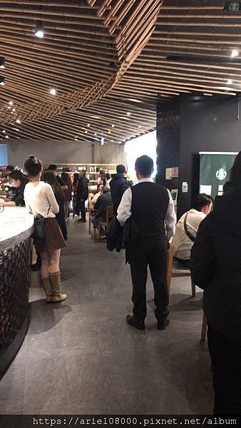 「台北美食」 星巴克101-B1門市-信義區-台北不限時咖啡