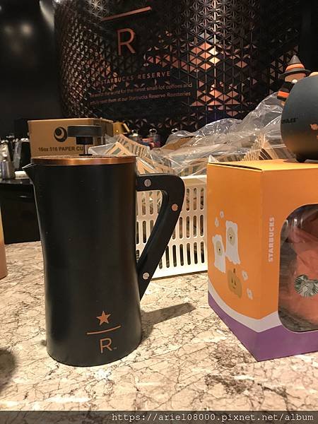 「台北美食」 星巴克101-B1門市-信義區-台北不限時咖啡