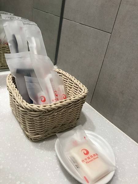 LINE_ALBUM_鳳凰酒店_220228_220.jpg