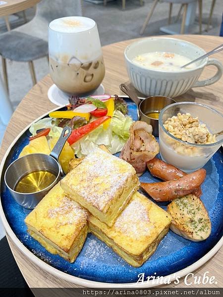 【Arina 美食】桃園中路特區美食 ~ REAL CAFE