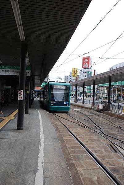 新的低底盤電車~