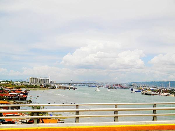 28-前往馬克坦島 宿霧高架橋.JPG