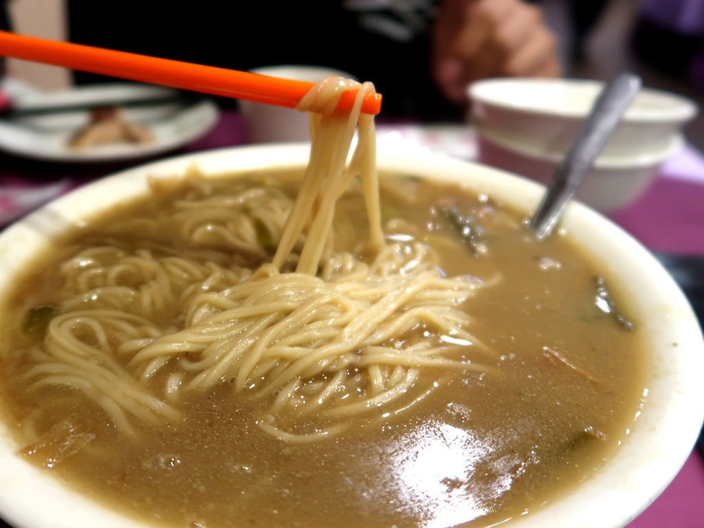 28-銀翼餐廳 空軍新生社飲食部 蔥開煨麵.JPG