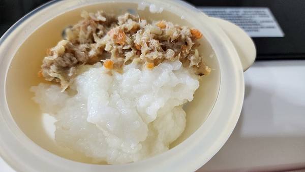 7M菜單: ✦鮮蔬吻仔魚蛋蛋粥 ✦鮮蔬果香豬肉泥
