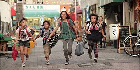 1681437_3_4765_une-scene-du-film-japonais-de-hirokazu_418a1c6f0cd5f13146cc8fa1c8cdfd1a