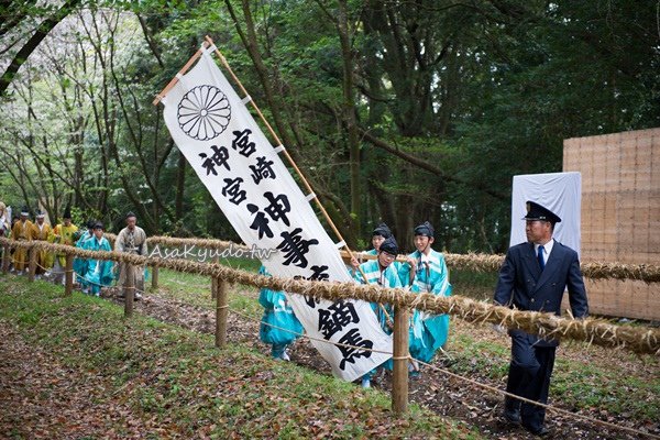 流鏑馬（やぶさめ）是日本的一種騎射藝術，射手策馬於2町（約2