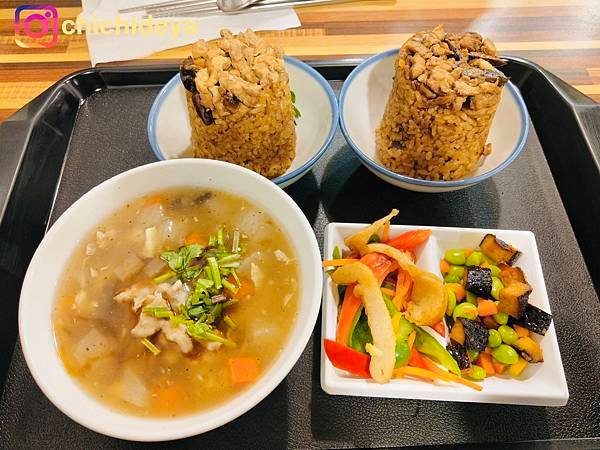桃園-桃園區美食 ▎ 簡師傅麻辣臭豆腐 ▎ 超人氣臭豆腐排隊