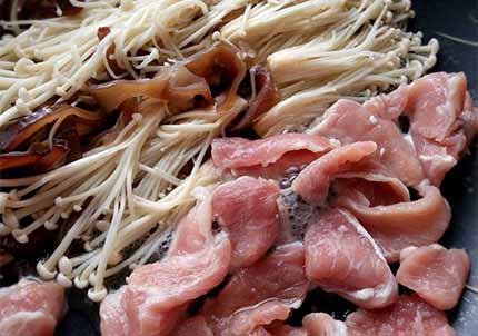香料炒菇豬3