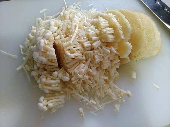 避風塘蒜香菇菇肉燥1.jpg