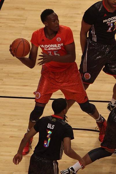 20140402_MCDAAG_Myles_Turner_makes_an_outlet_pass.jpg