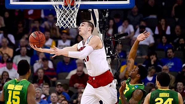 032215-CBK-Wisconsin-Sam-Dekker-shoots-against-Oregon-MM-PI_vresize_1200_675_high_44.png