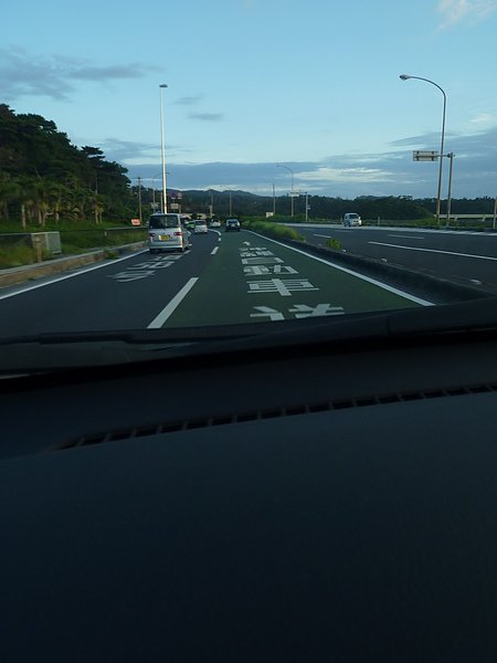 P1020173國道風光 to NAHA-終於找到快速道路.JPG